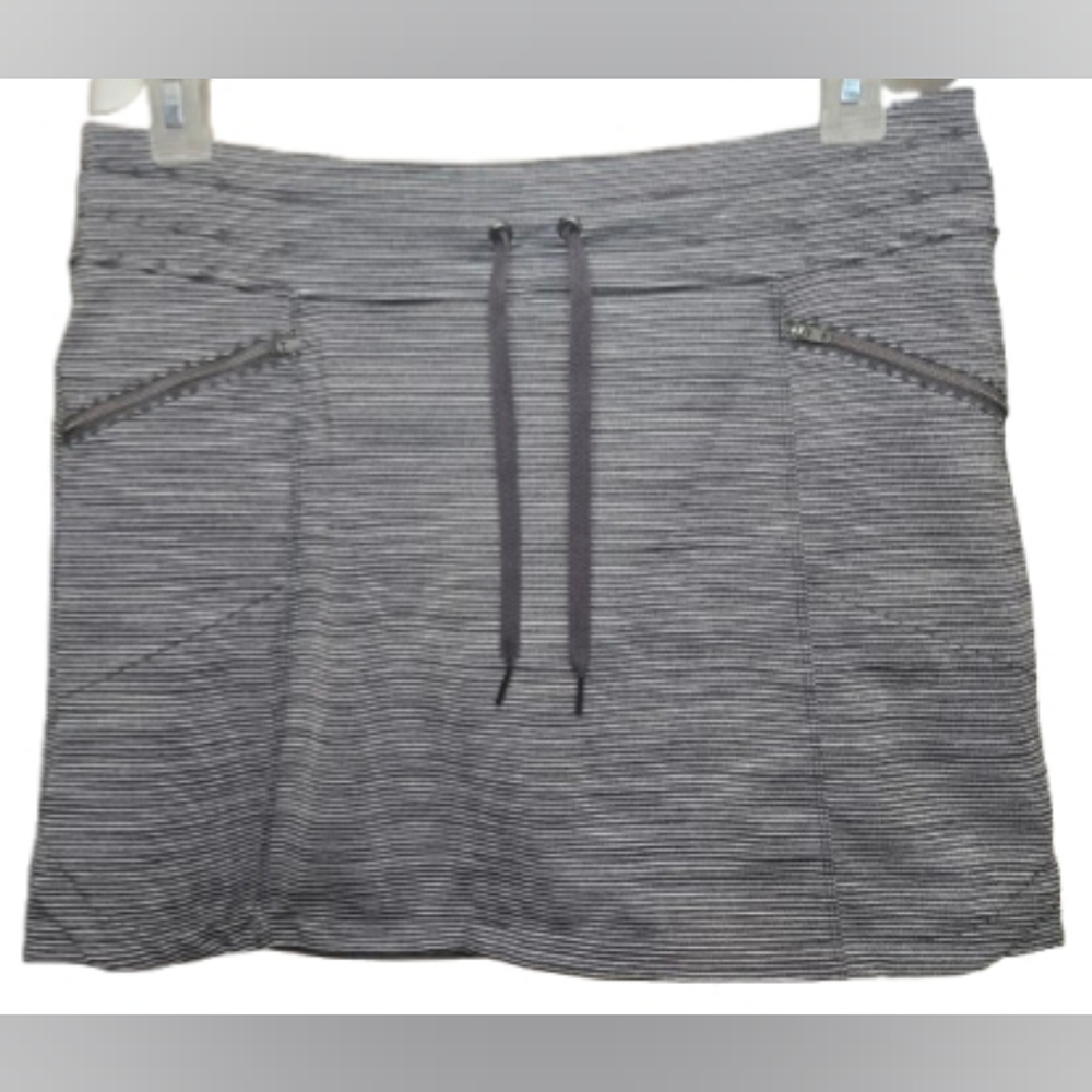 Athleta Womens Activewear Charcoal Striped Skort‎ with Drawstring - Size Medium